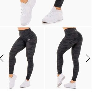 Ryderwear Black Camo Scrunch Leggings